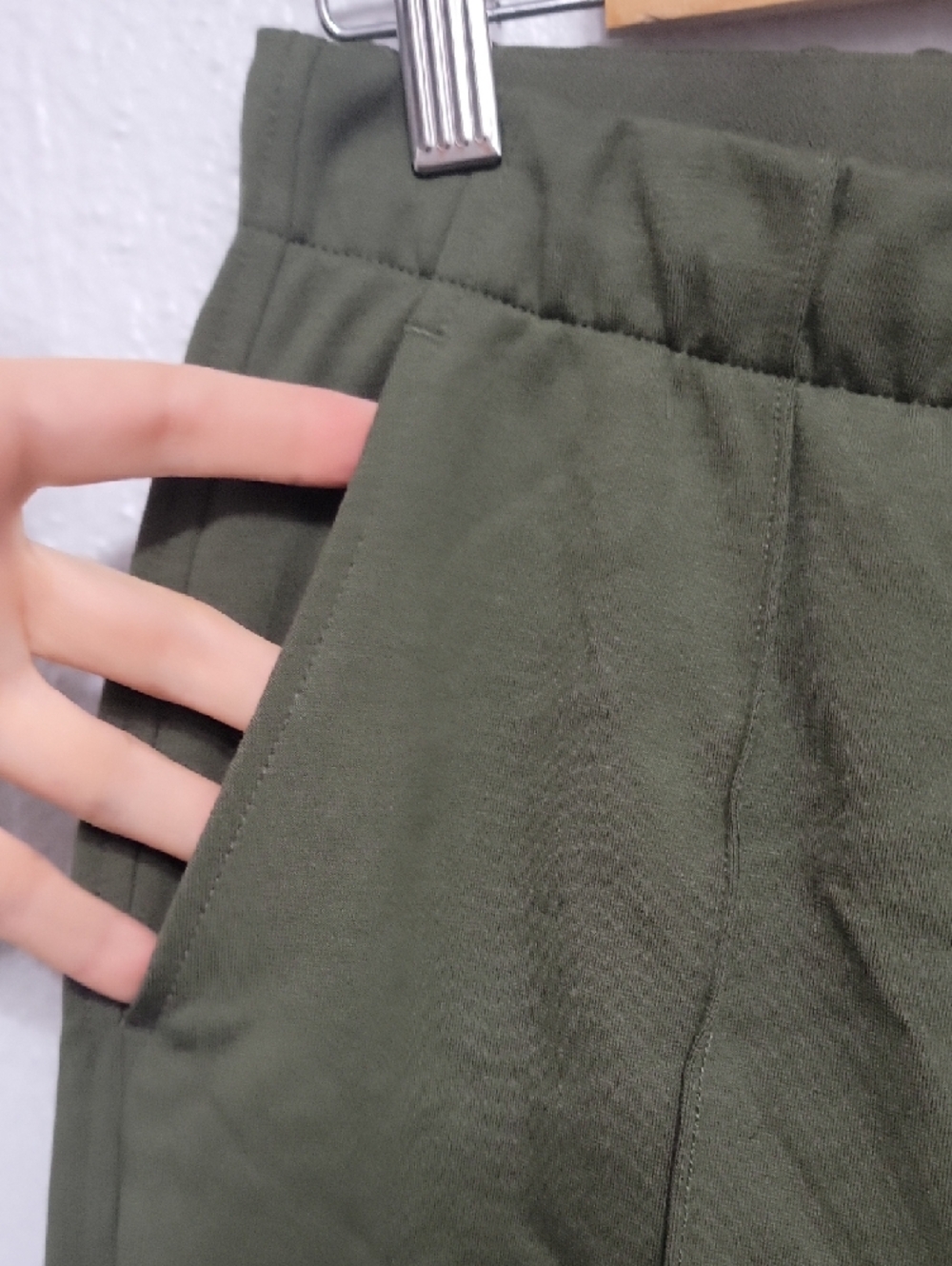 Everlane The Dream Pant in Forest Green, Large - Picture 4 of 14